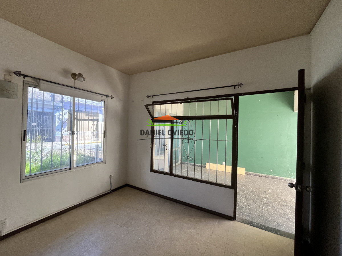 Casa ID.257/Amplia-casa-ubicada-en-el-centro-en-calle-Zorrilla-en-venta. - Amplia casa ubicada en el centro en calle Zorrilla en venta. 