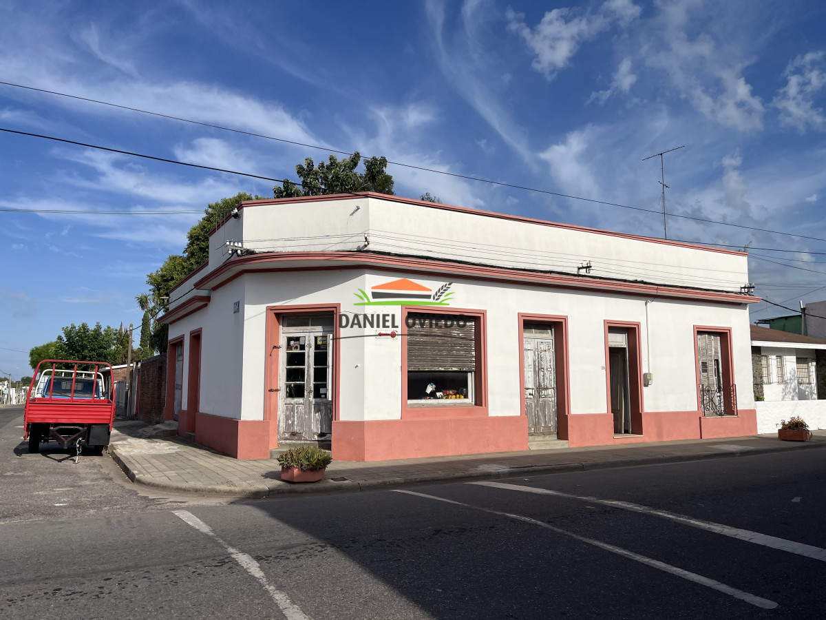 Casa ID.321/Casa-y-local-comercial-en-venta-en-calle-Zorrilla,-Carmelo. - Casa y local comercial en venta en calle Zorrilla, Carmelo.