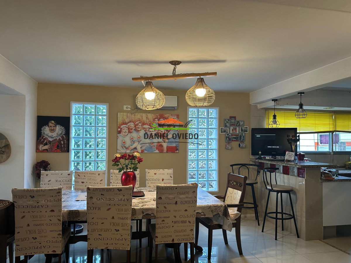 Casa ID.203 - Hermosa casa con piscina climatizada cerrada en venta en Nueva Helvecia.