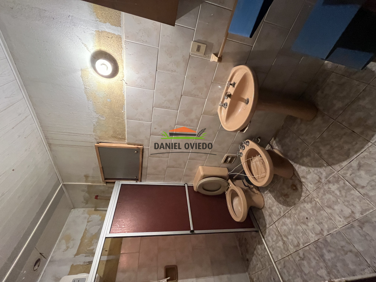 Casa ID.163 - Casa a reciclar con 2 galpones en venta en Nueva Helvecia.