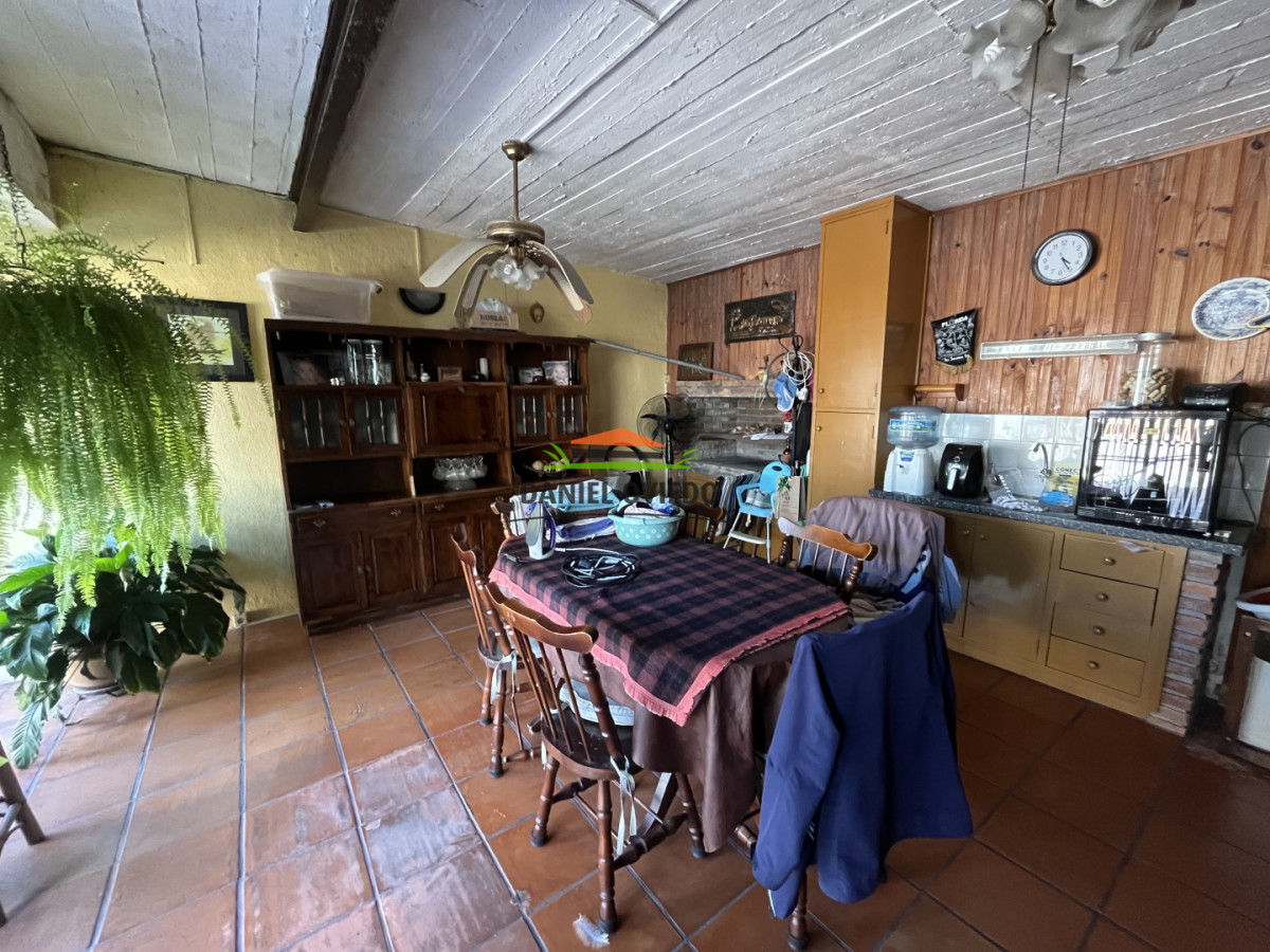 Casa ID.355/Excelente-propiedad-con-piscina,-barbacoa-y-garaje-en-Nueva-Helvecia - Excelente propiedad con piscina, barbacoa y garaje en Nueva Helvecia