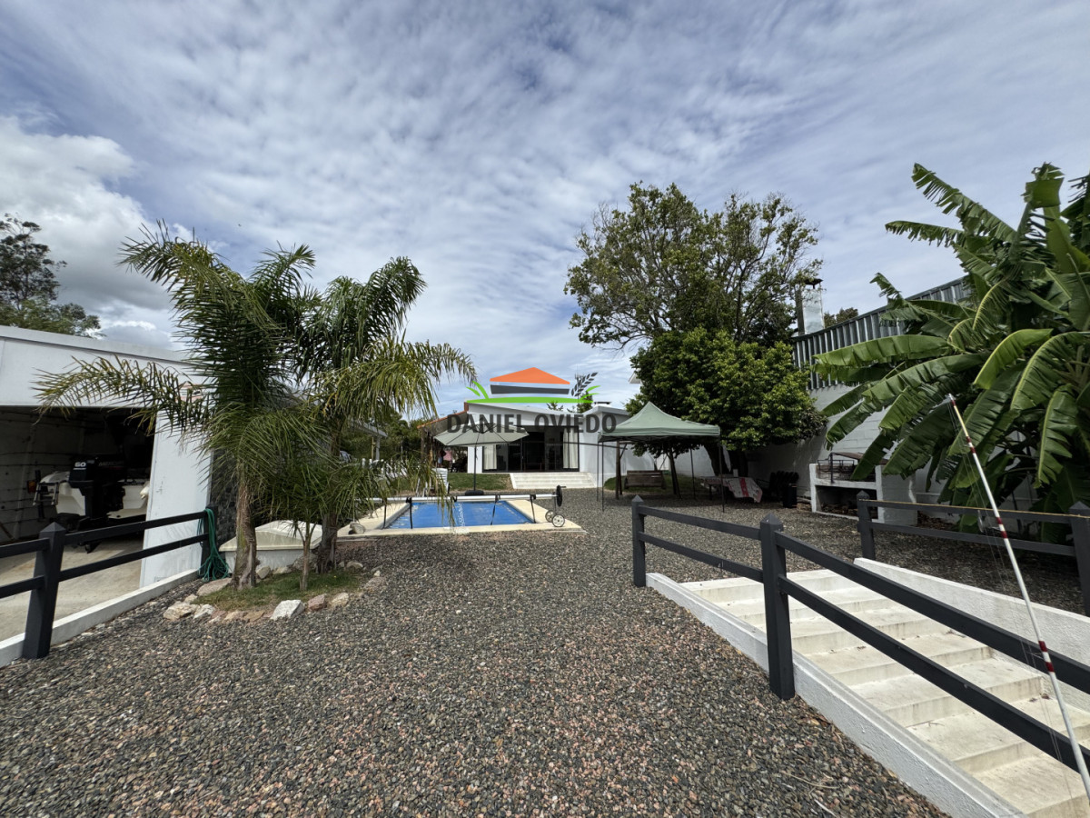 Casa ID.343/Excelente-casa-en-venta-con-piscina-y-muelle-a-arroyo-en-Boca-del-Cufré. - Excelente casa en venta con piscina y muelle a arroyo en Boca del Cufré.