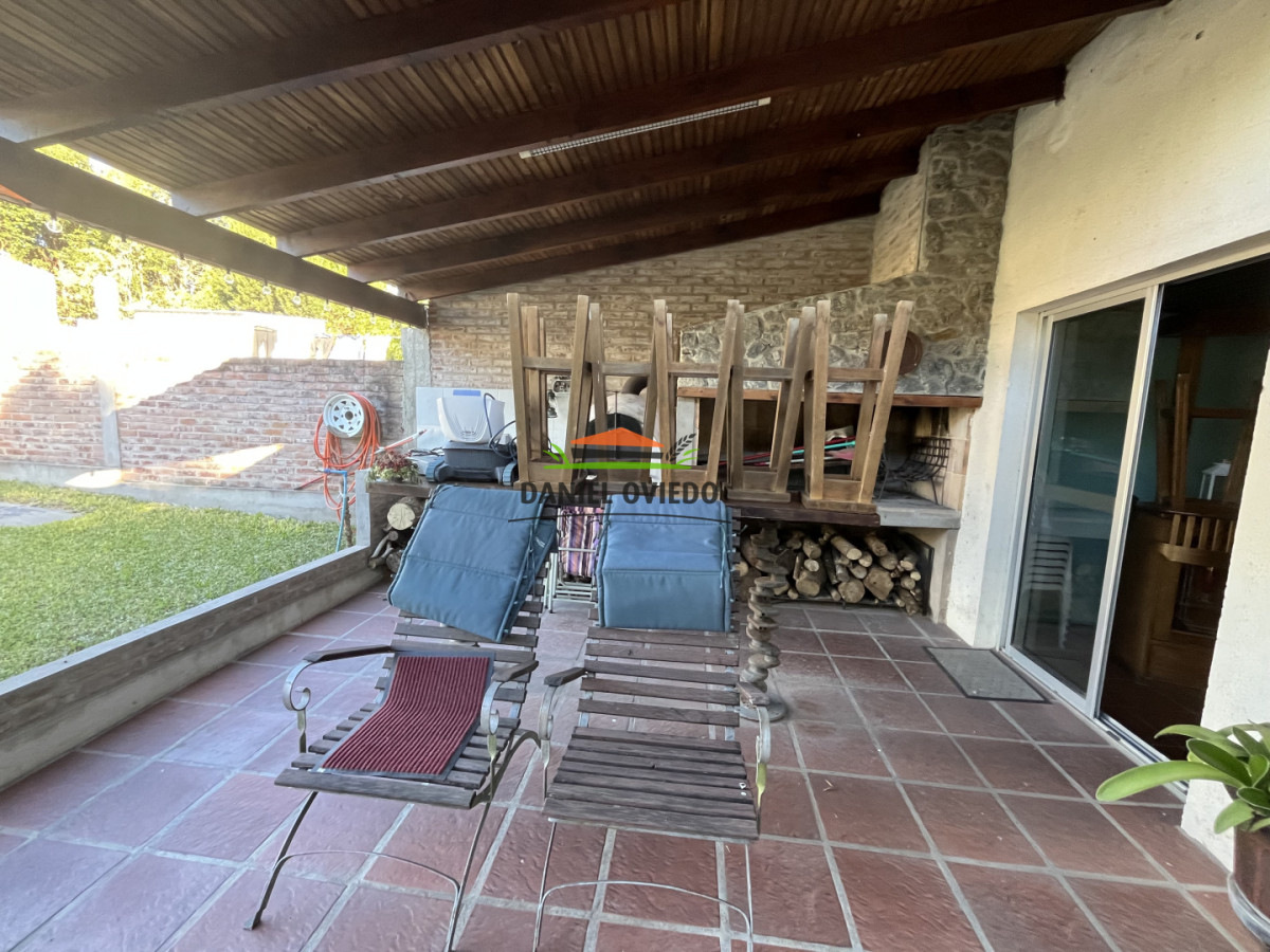 Casa ID.355/Excelente-propiedad-con-piscina,-barbacoa-y-garaje-en-Nueva-Helvecia - Excelente propiedad con piscina, barbacoa y garaje en Nueva Helvecia