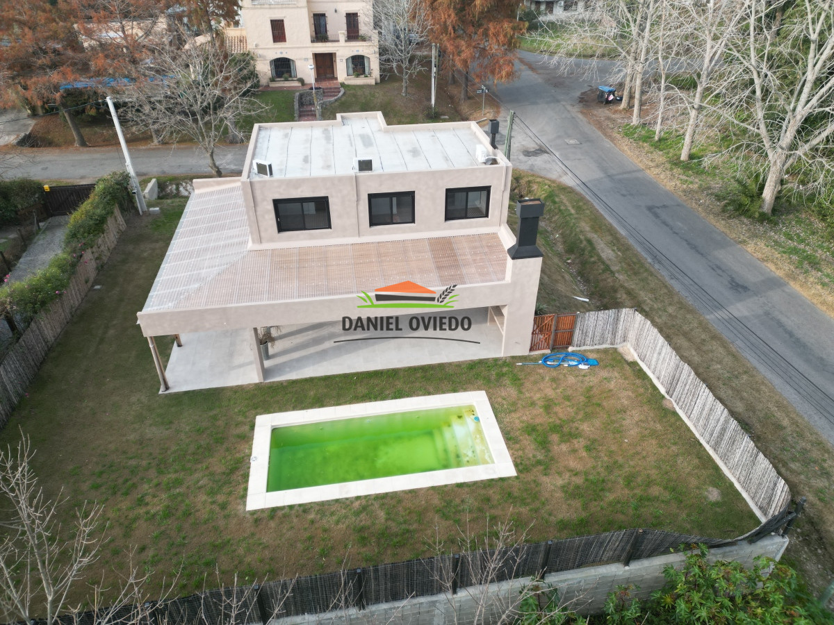 Casa ID.2/Excelente-casa-de-2-plantas-en-venta-en-zona-Balnearia-de-Colonia. - Excelente casa de 2 plantas en venta en zona Balnearia de Colonia.