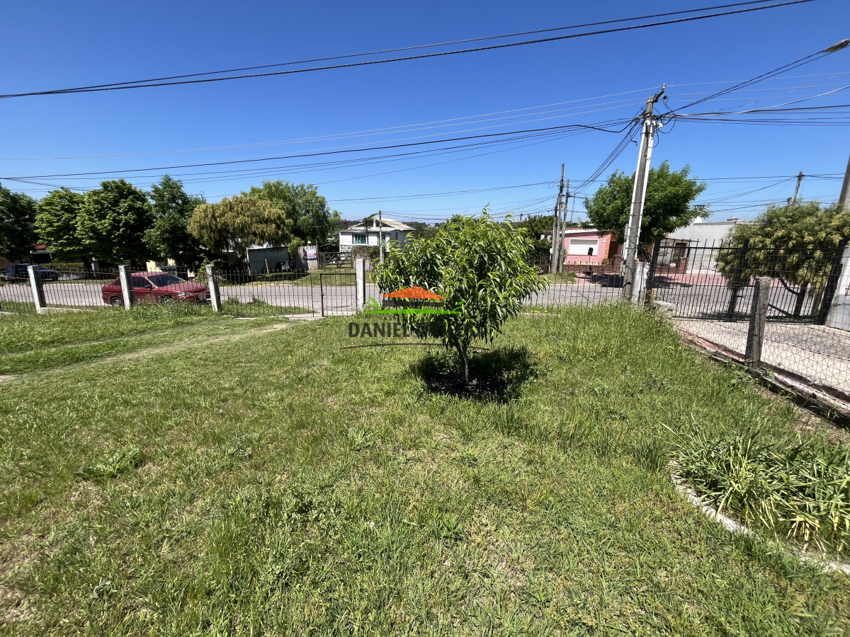 Casa ID.137 - Casa en venta en esquina con gran terreno.