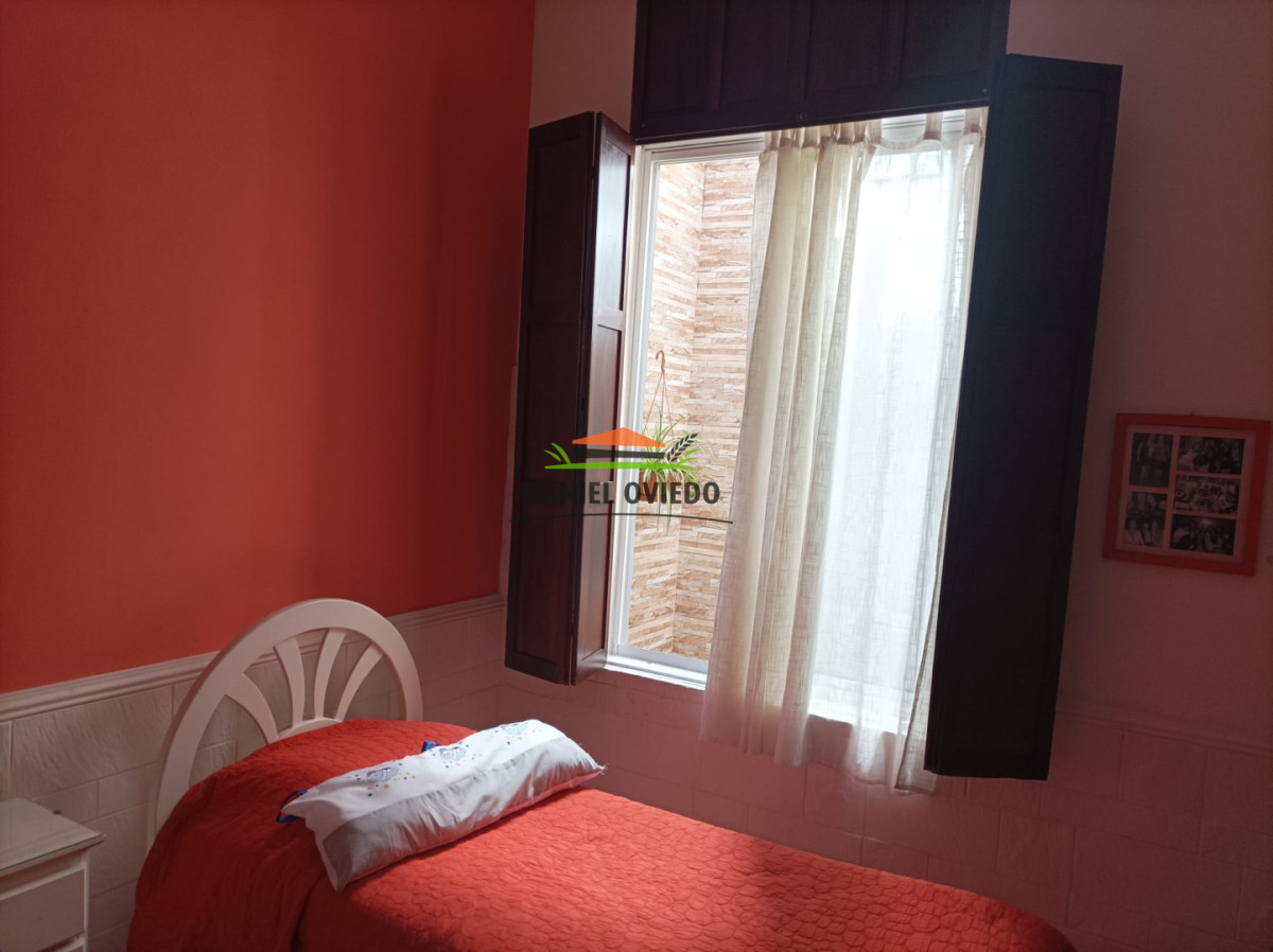 Casa ID.388/Casa-en-venta-a-metros-de-19-de-Abril-de-4-dormitorios-con-piscina-y-barbacoa - Casa en venta a metros de 19 de Abril de 4 dormitorios con piscina y barbacoa