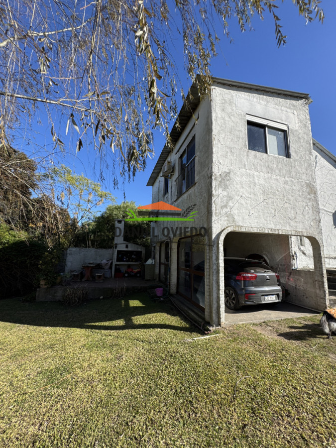 Casa ID.393/Casa-de-2-plantas-a-solo-2-cuadras-de-la-playa-en-Balneario-Los-Pinos-II-|-3-dormitorios-y-amplio-terreno - Casa de 2 plantas a solo 2 cuadras de la playa en Balneario Los Pinos II | 3 dormitorios y amplio terreno
