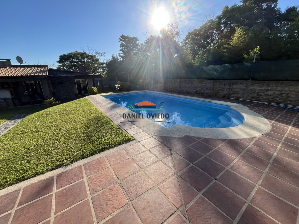 Casa ID.355/Excelente-propiedad-con-piscina,-barbacoa-y-garaje-en-Nueva-Helvecia - Excelente propiedad con piscina, barbacoa y garaje en Nueva Helvecia