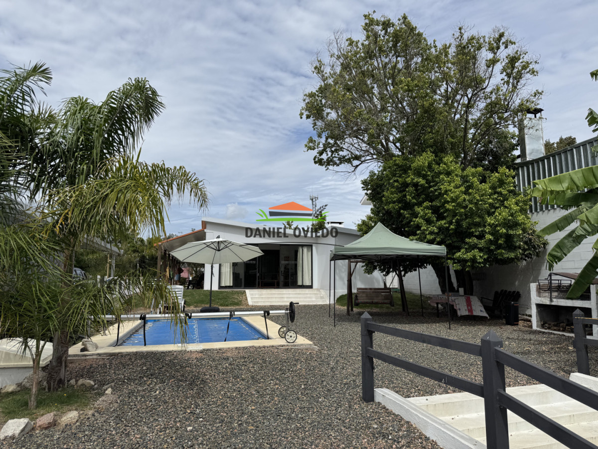 Casa ID.343/Excelente-casa-en-venta-con-piscina-y-muelle-a-arroyo-en-Boca-del-Cufré. - Excelente casa en venta con piscina y muelle a arroyo en Boca del Cufré.