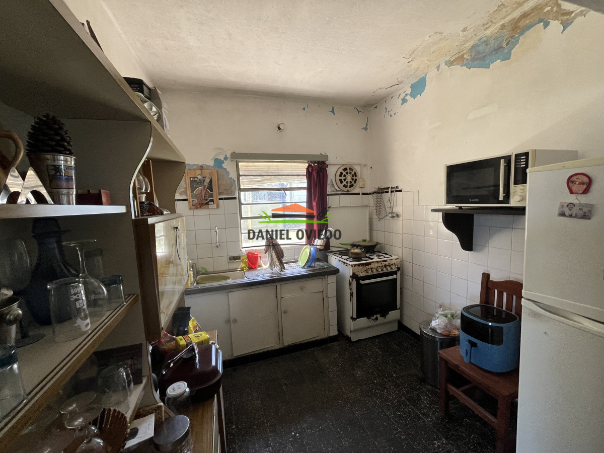 Casa ID.137 - Casa en venta en esquina con gran terreno.