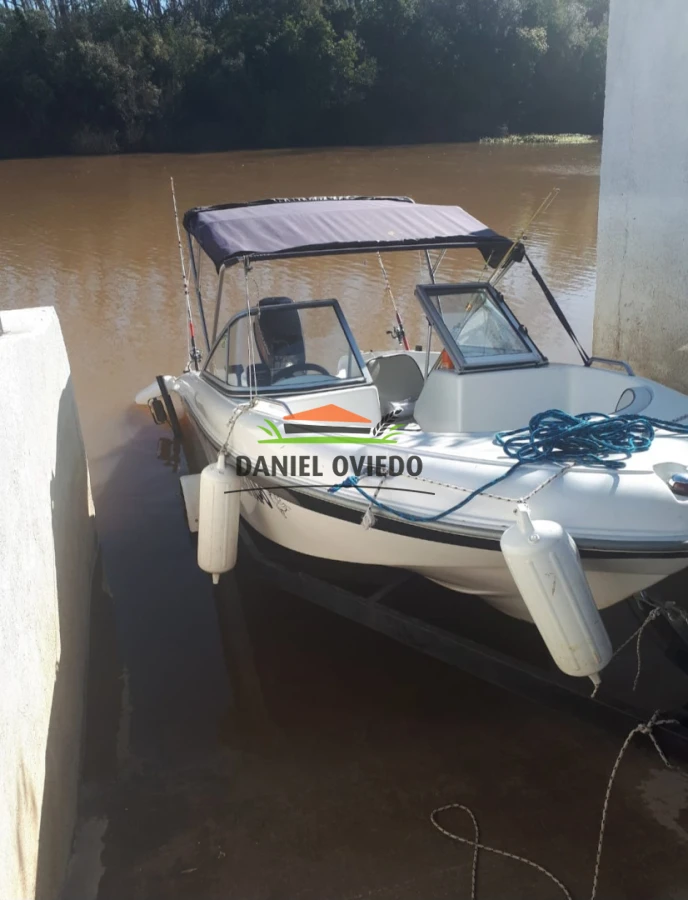 Casa ID.343/Excelente-casa-en-venta-con-piscina-y-muelle-a-arroyo-en-Boca-del-Cufr - Excelente casa en venta con piscina y muelle a arroyo en Boca del Cufré.