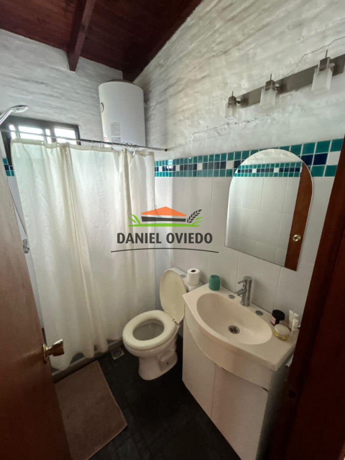 Casa ID.388/Casa-en-venta-a-metros-de-19-de-Abril-de-4-dormitorios-con-piscina-y-barbacoa - Casa en venta a metros de 19 de Abril de 4 dormitorios con piscina y barbacoa