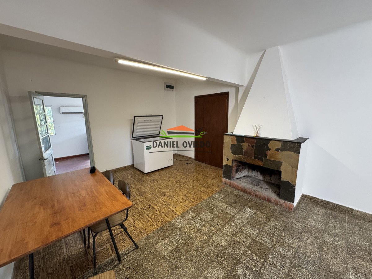 Casa ID.356/Casa-céntrica-de-2-dormitorios-con-garage-en-Nueva-Helvecia---Excelente-ubicación - Casa céntrica de 2 dormitorios con garage en Nueva Helvecia - Excelente ubicación