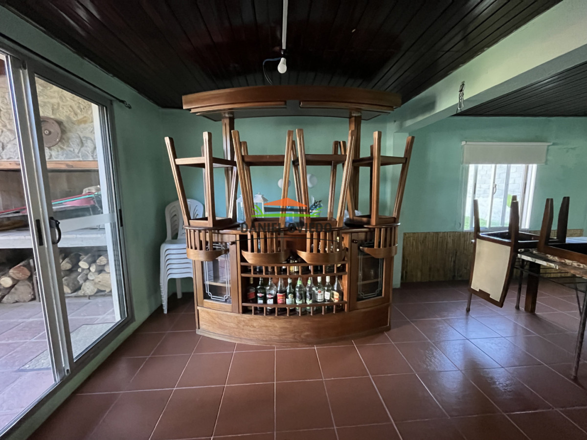 Casa ID.355/Excelente-propiedad-con-piscina,-barbacoa-y-garaje-en-Nueva-Helvecia - Excelente propiedad con piscina, barbacoa y garaje en Nueva Helvecia