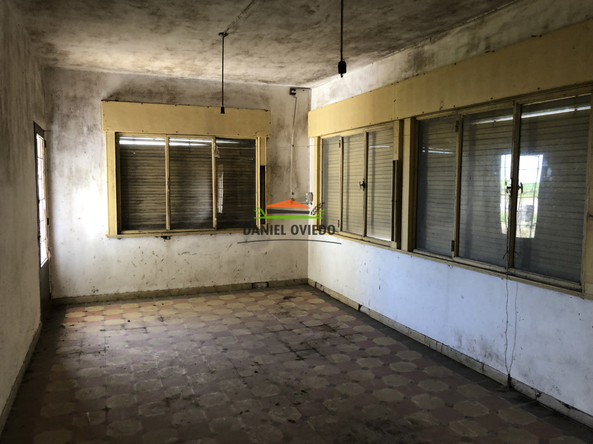 Casa ID.224/Venta-casa-a-reciclar-en-esquina-con-amplio-terreno-Radial-Conchillas. - Venta casa a reciclar en esquina con amplio terreno Radial Conchillas.