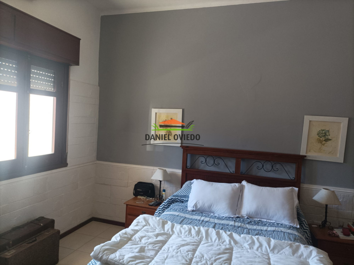 Casa ID.388/Casa-en-venta-a-metros-de-19-de-Abril-de-4-dormitorios-con-piscina-y-barbacoa - Casa en venta a metros de 19 de Abril de 4 dormitorios con piscina y barbacoa