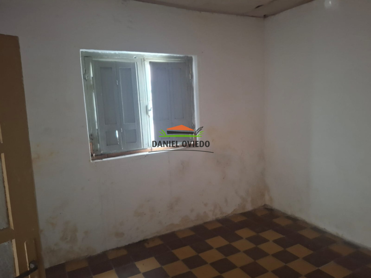 Casa ID.340/Muy-buena-ubicaci - Muy buena ubicación casa a reciclar en Carmelo.