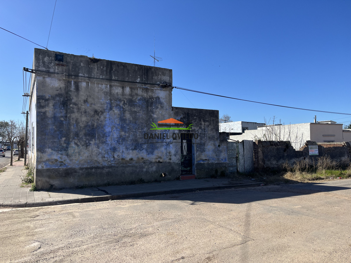 Casa ID.238/Casa-a-reciclar-muy-buena-ubicación-en-esquina. - Casa a reciclar muy buena ubicación en esquina.