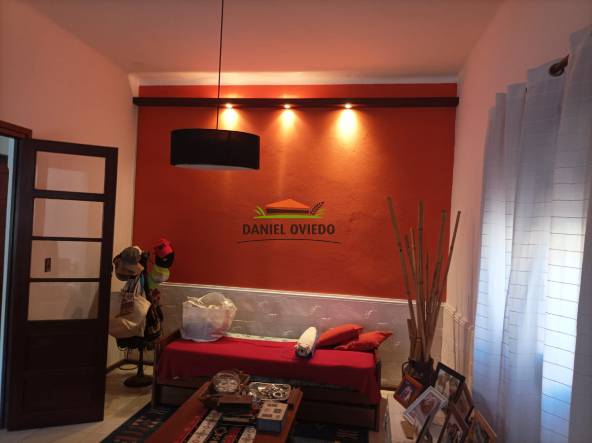 Casa ID.388/Casa-en-venta-a-metros-de-19-de-Abril-de-4-dormitorios-con-piscina-y-barbacoa - Casa en venta a metros de 19 de Abril de 4 dormitorios con piscina y barbacoa