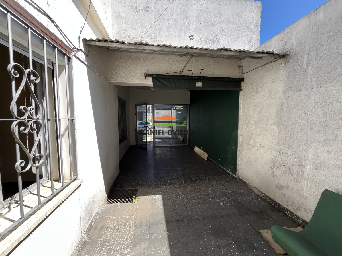 Casa ID.257/Amplia-casa-ubicada-en-el-centro-en-calle-Zorrilla-en-venta. - Amplia casa ubicada en el centro en calle Zorrilla en venta. 