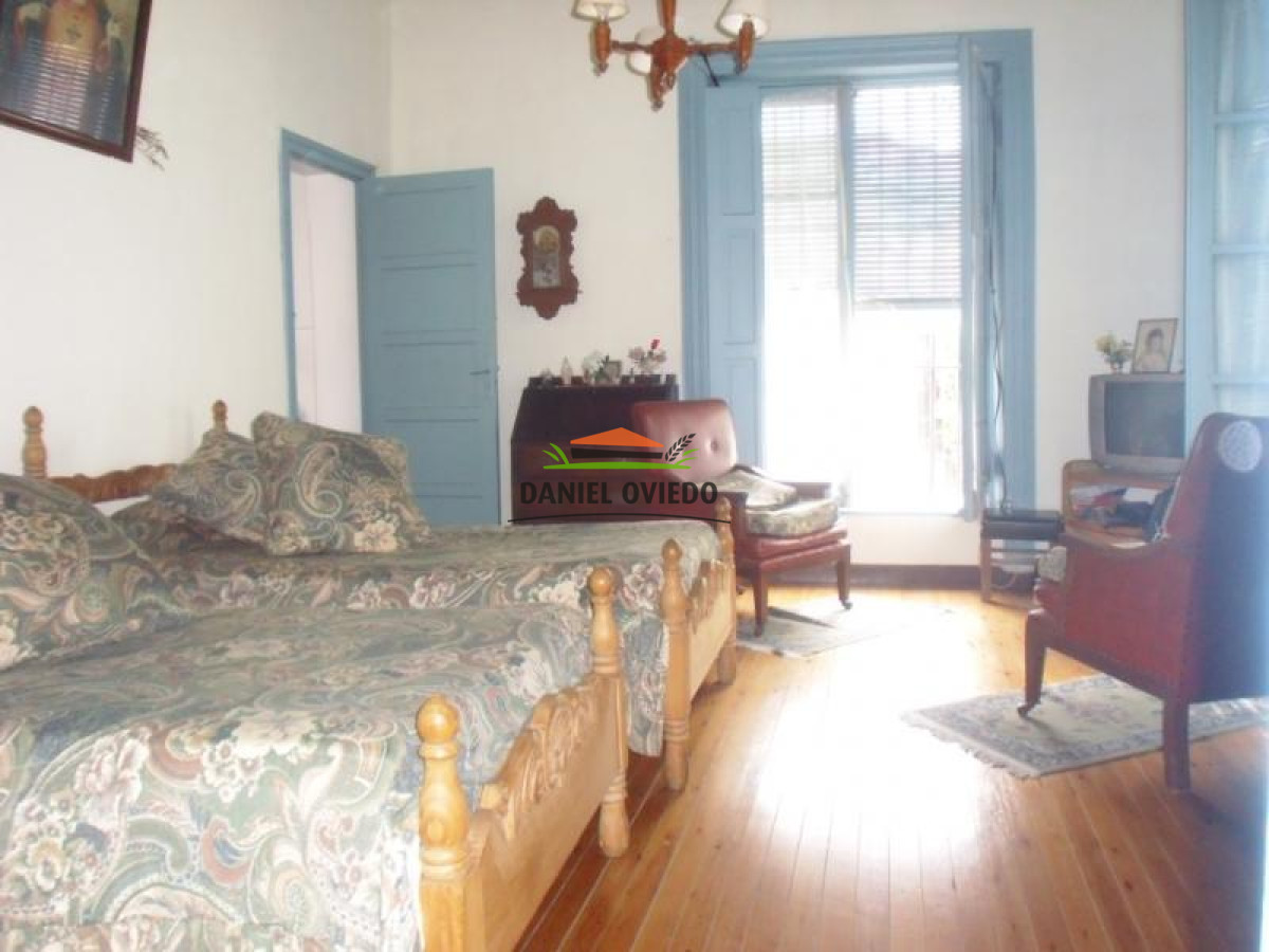 Casa ID.87/Casa-en-esquina-en-venta-en-Barrio-Histórico,-Colonia. - Casa en esquina en venta en Barrio Histórico, Colonia.