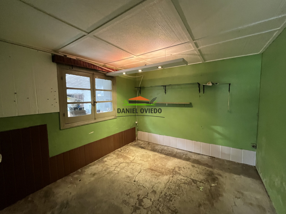 Casa ID.163 - Casa a reciclar con 2 galpones en venta en Nueva Helvecia.