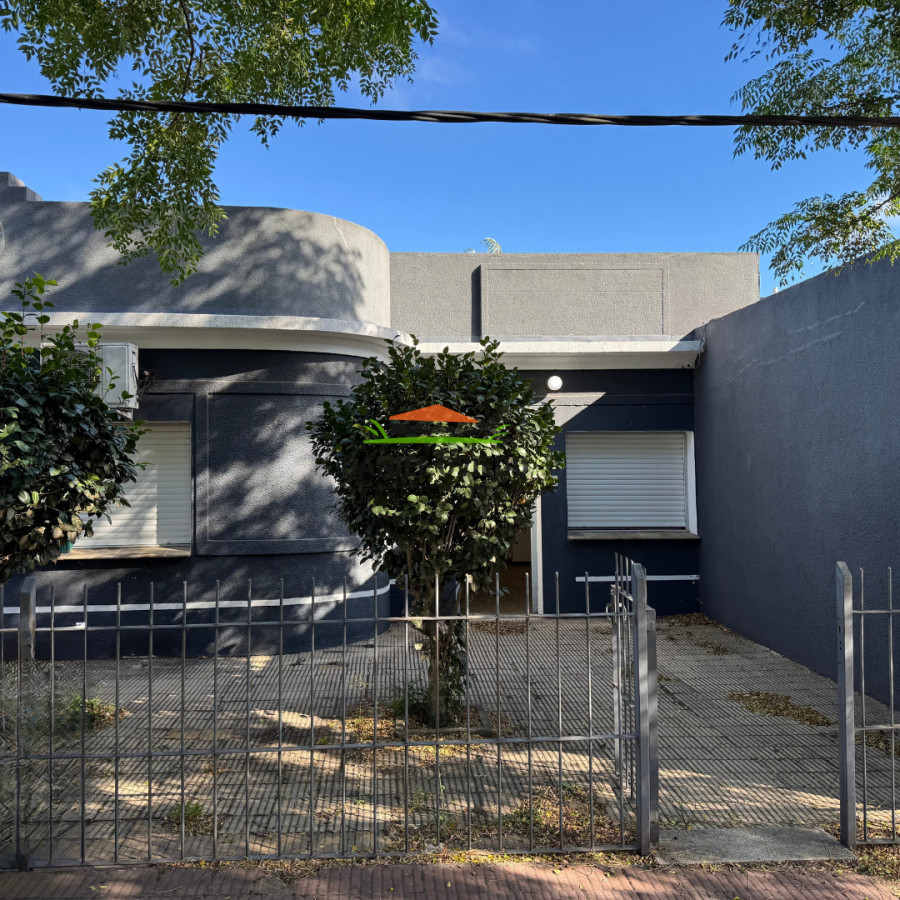 Casa ID.356/Casa-céntrica-de-2-dormitorios-con-garage-en-Nueva-Helvecia---Excelente-ubicación - Casa céntrica de 2 dormitorios con garage en Nueva Helvecia - Excelente ubicación