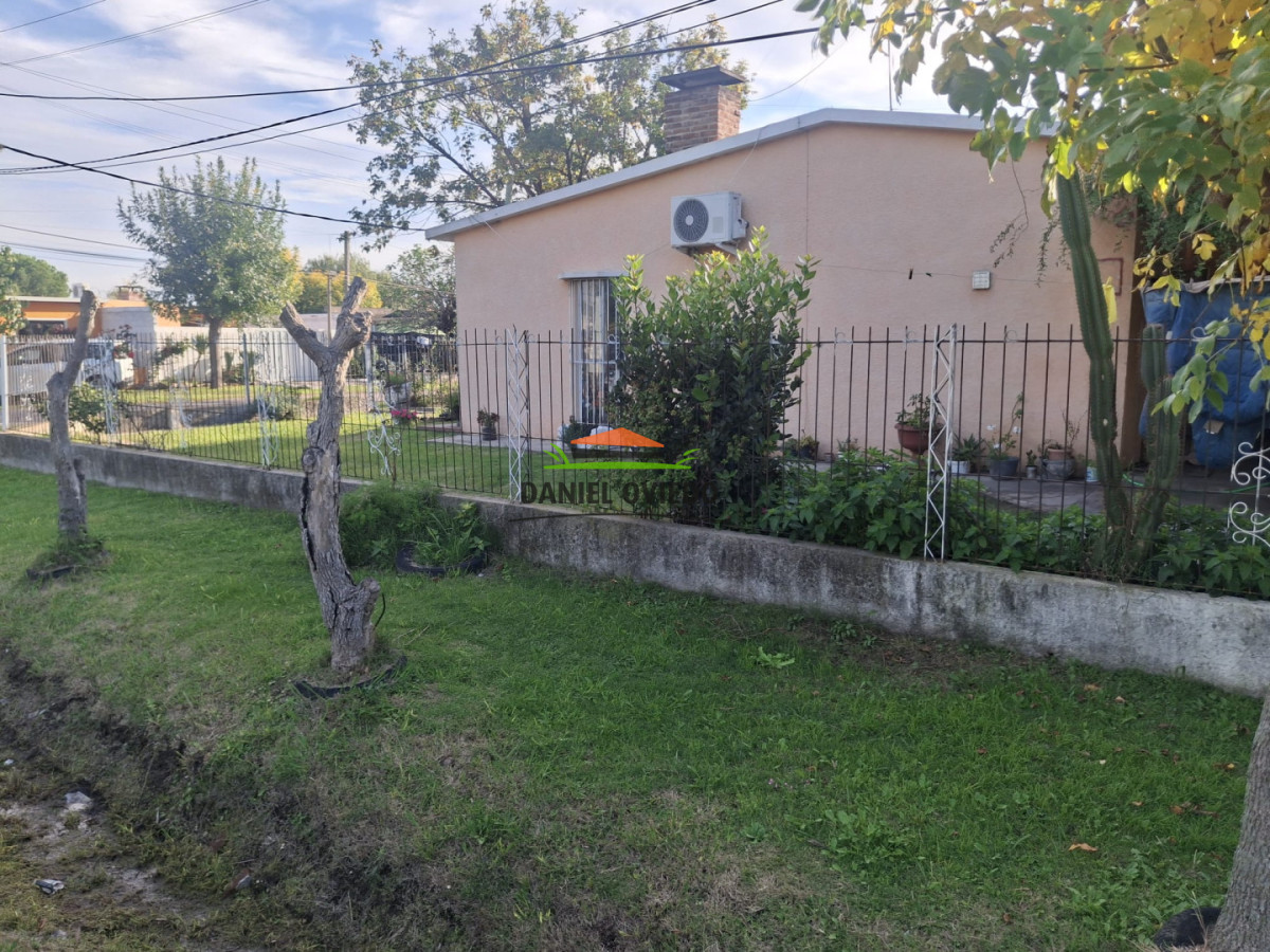Casa ID.373/Casa-PH-en-esquina-en-venta-frente-a-Plaza-Saravia. - Casa PH en esquina en venta frente a Plaza Saravia.