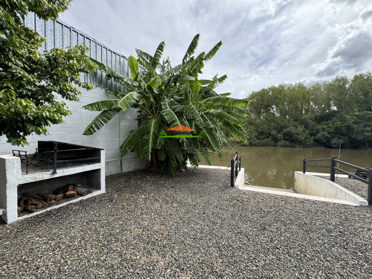 Casa ID.343/Excelente-casa-en-venta-con-piscina-y-muelle-a-arroyo-en-Boca-del-Cufré. - Excelente casa en venta con piscina y muelle a arroyo en Boca del Cufré.