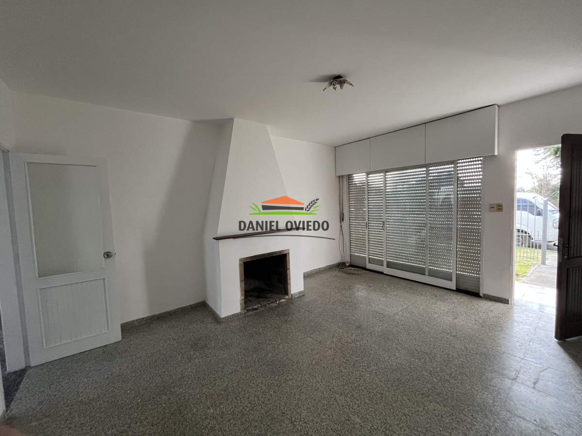 Casa ID.242/Excelente-casa-en-alquiler-3-dormitorios,-en-Roger-Balet,-Colonia. - Excelente casa en alquiler 3 dormitorios, en Roger Balet, Colonia.
