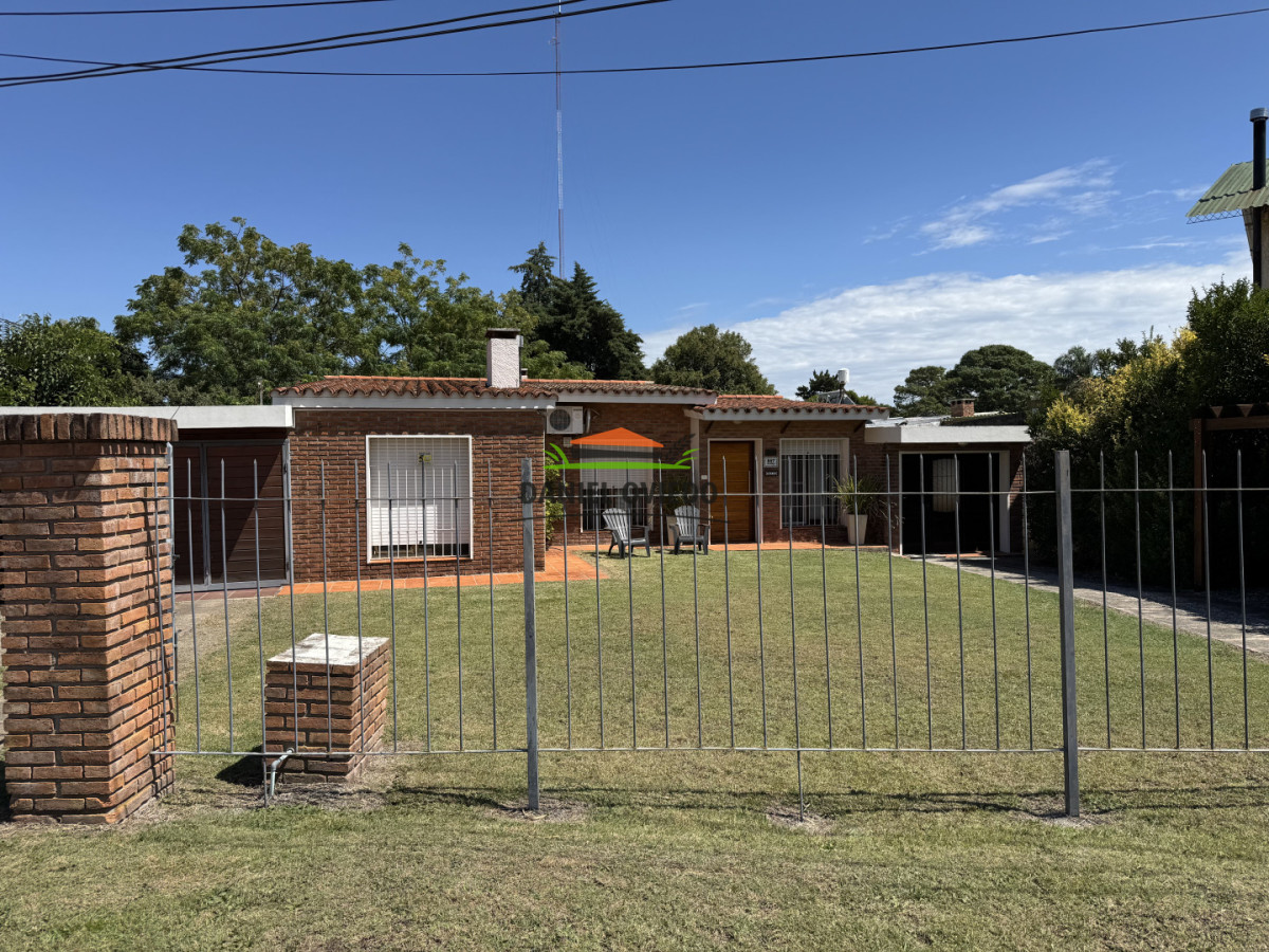 Casa ID.351/Casa-3-dormitorios-en-Nueva-Helvecia-con-piscina-y-gran-parque---Barrio-Artesano - Casa 3 dormitorios en Nueva Helvecia con piscina y gran parque - Barrio Artesano