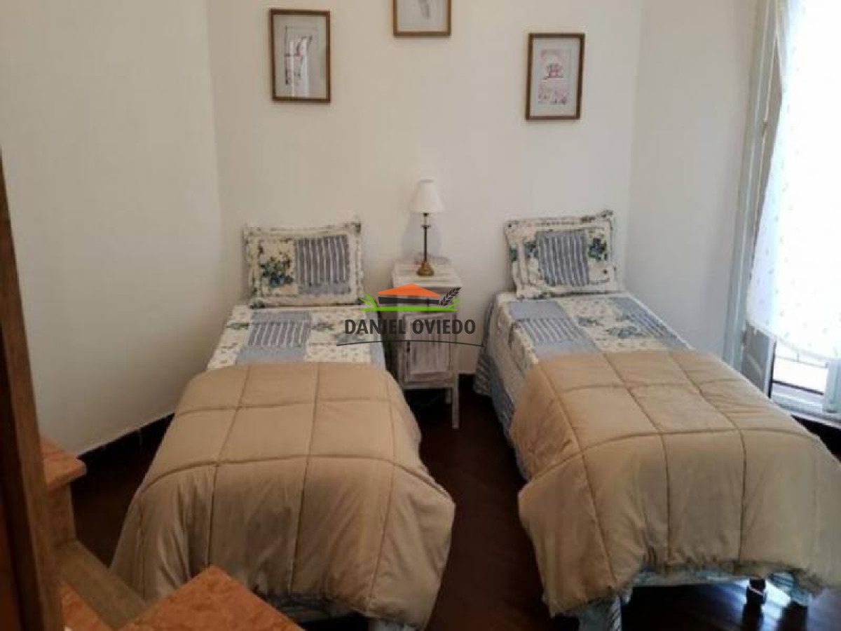 Casa ID.64 - Casa con 2 apartamentos en venta en el centro de Colonia a 3 cuadras del Puerto.