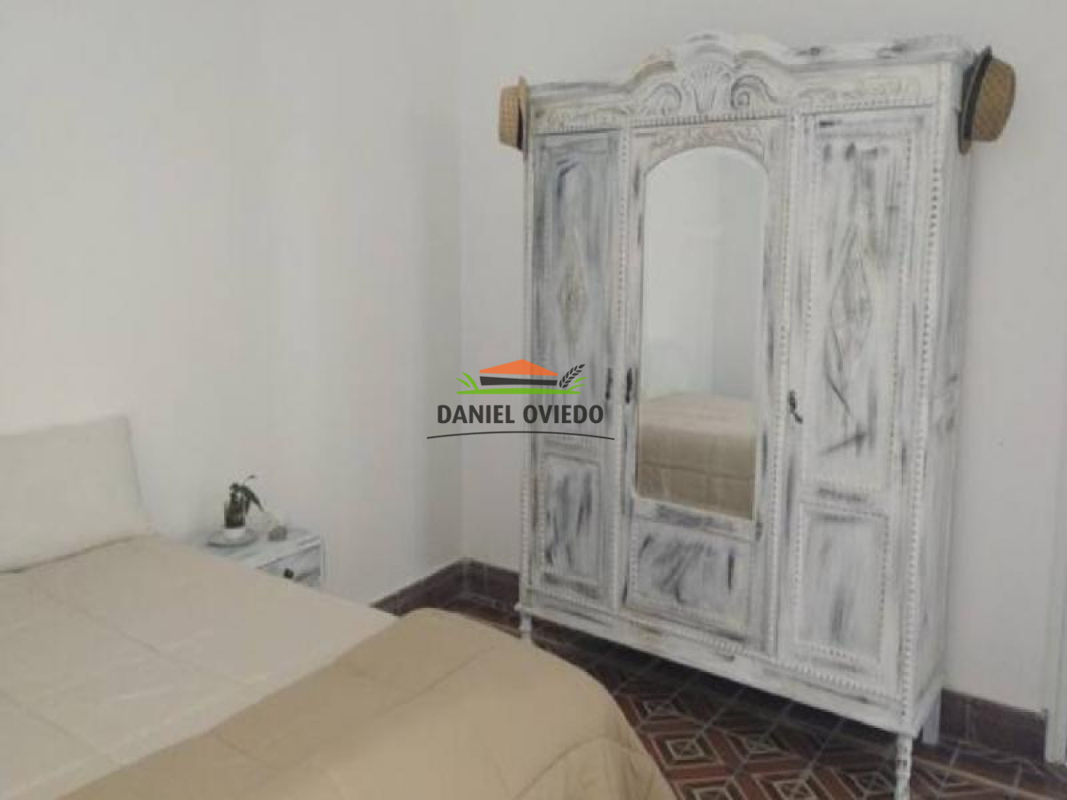 Casa ID.64 - Casa con 2 apartamentos en venta en el centro de Colonia a 3 cuadras del Puerto.