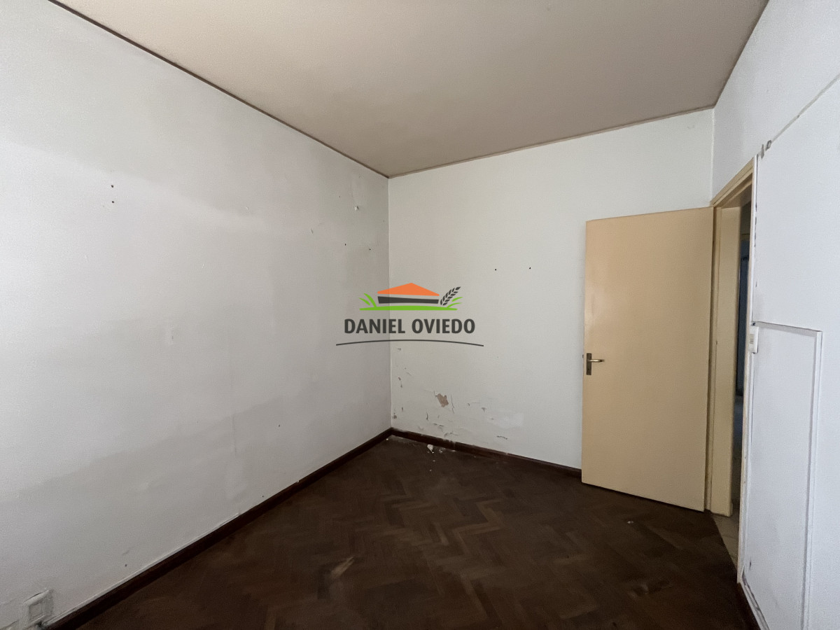 Casa ID.257/Amplia-casa-ubicada-en-el-centro-en-calle-Zorrilla-en-venta. - Amplia casa ubicada en el centro en calle Zorrilla en venta. 