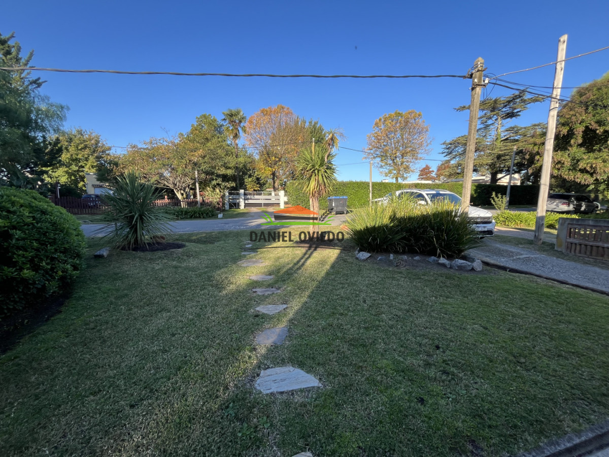 Casa ID.355/Excelente-propiedad-con-piscina,-barbacoa-y-garaje-en-Nueva-Helvecia - Excelente propiedad con piscina, barbacoa y garaje en Nueva Helvecia