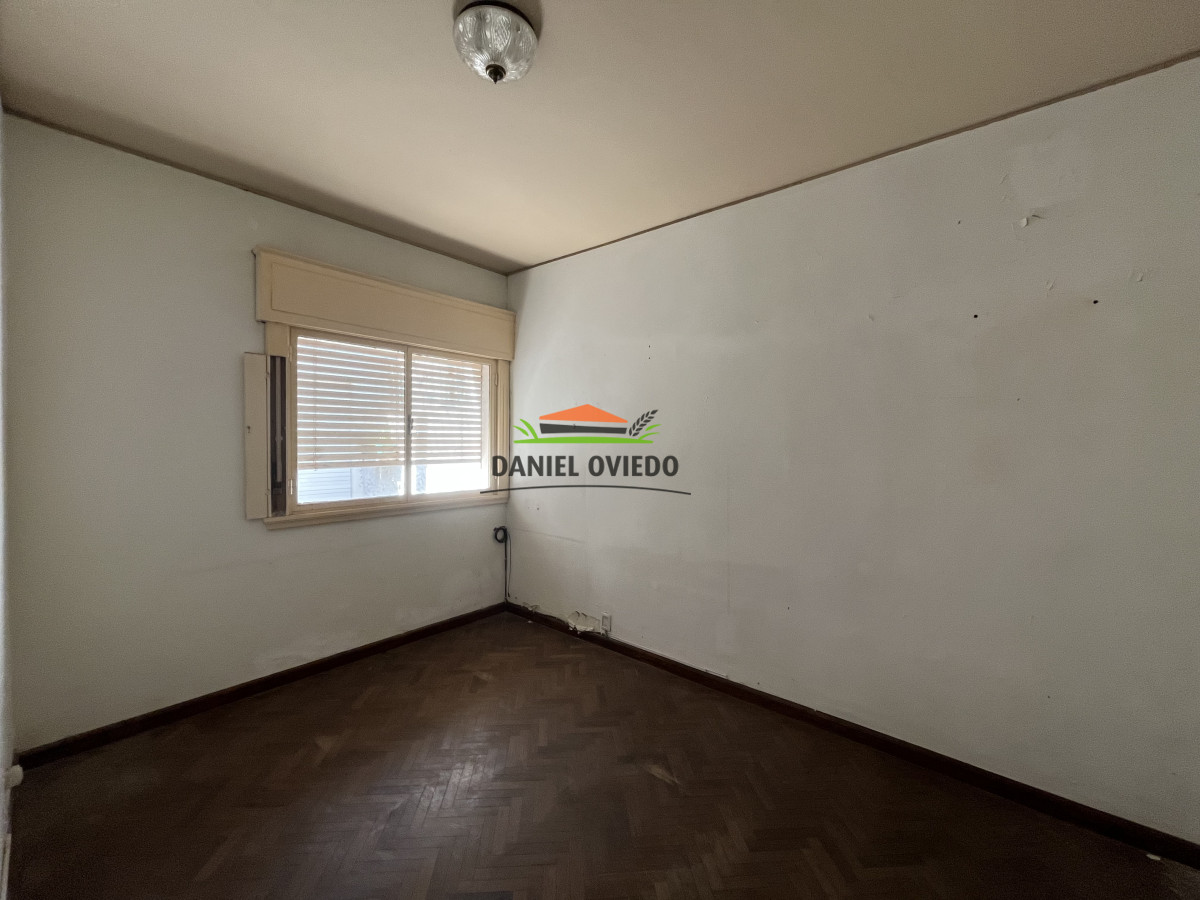 Casa ID.257/Amplia-casa-ubicada-en-el-centro-en-calle-Zorrilla-en-venta. - Amplia casa ubicada en el centro en calle Zorrilla en venta. 