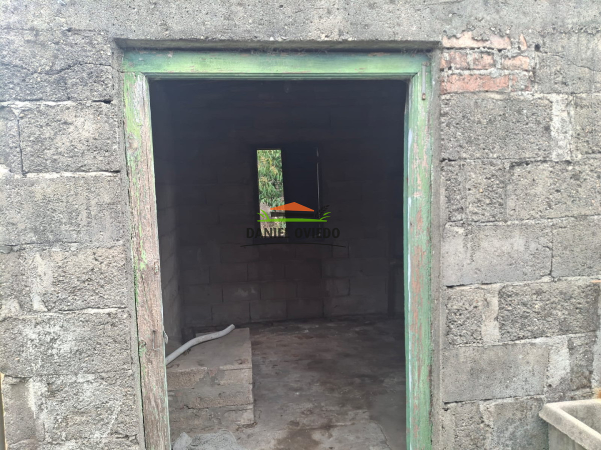 Casa ID.340/Muy-buena-ubicaci - Muy buena ubicación casa a reciclar en Carmelo.