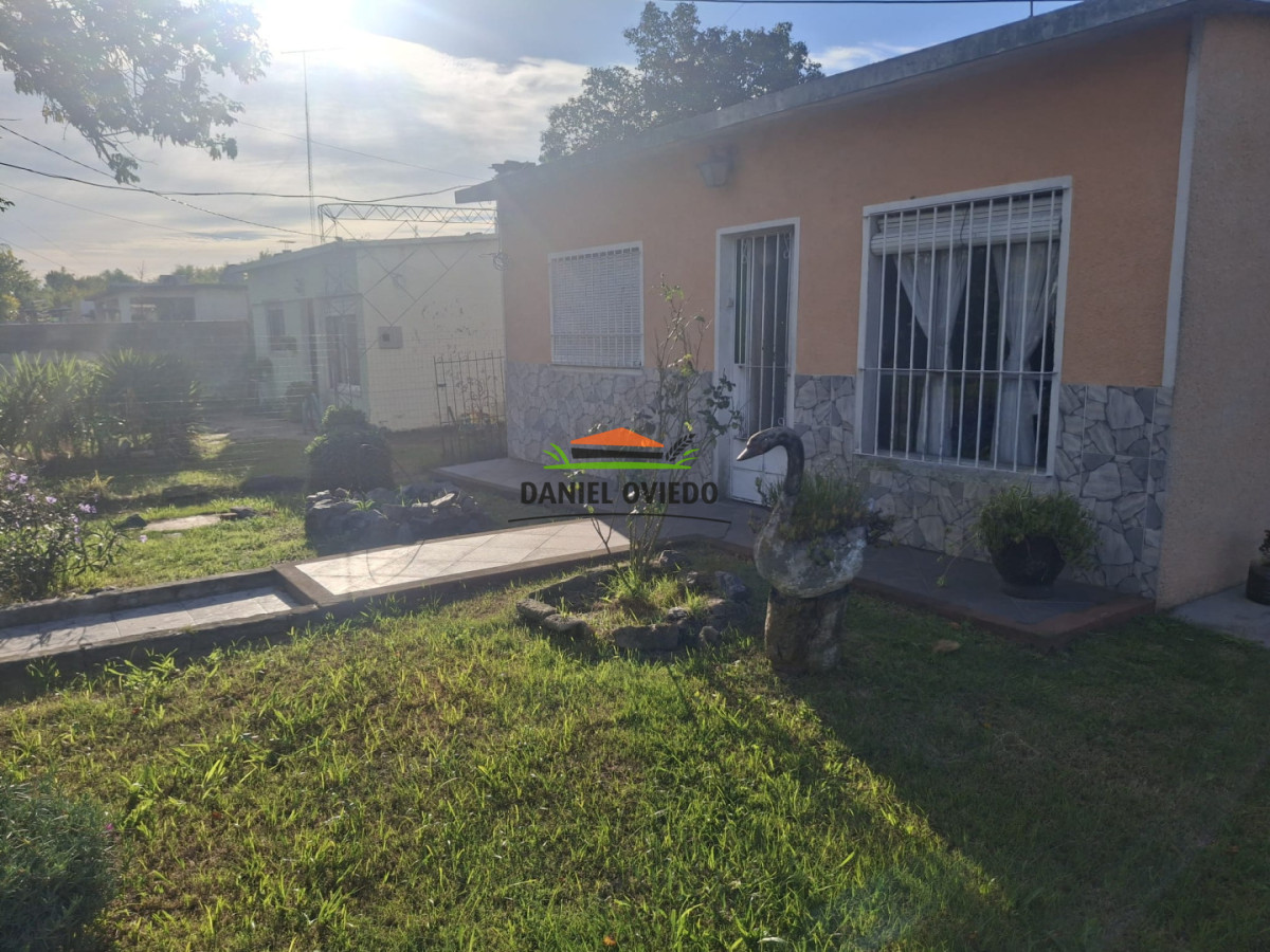 Casa ID.373/Casa-PH-en-esquina-en-venta-frente-a-Plaza-Saravia. - Casa PH en esquina en venta frente a Plaza Saravia.