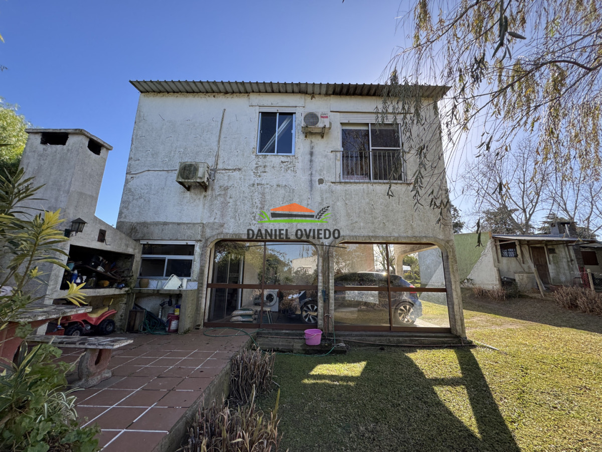 Casa ID.393/Casa-de-2-plantas-a-solo-2-cuadras-de-la-playa-en-Balneario-Los-Pinos-II-|-3-dormitorios-y-amplio-terreno - Casa de 2 plantas a solo 2 cuadras de la playa en Balneario Los Pinos II | 3 dormitorios y amplio terreno