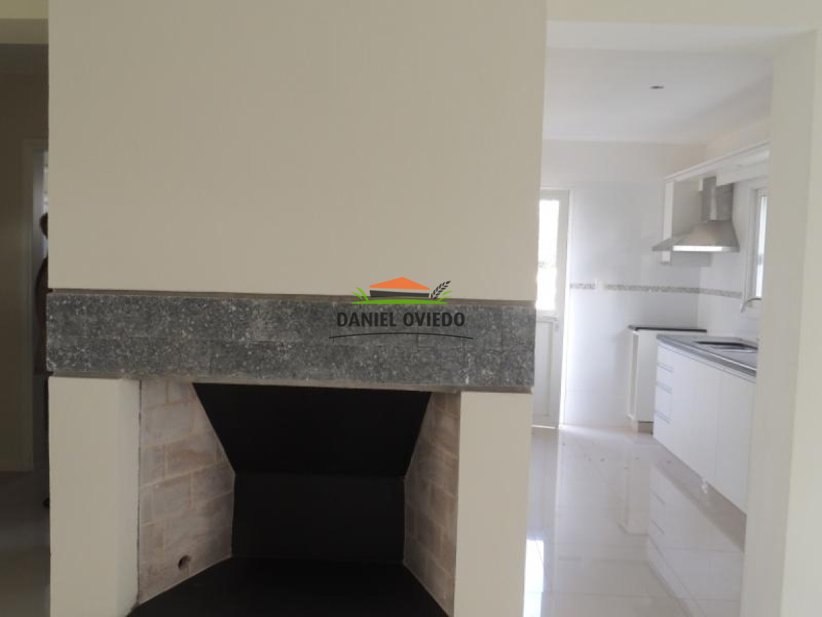 Casa ID.110 - Excelente Duplex en venta a 300 metros de la rambla costanera.