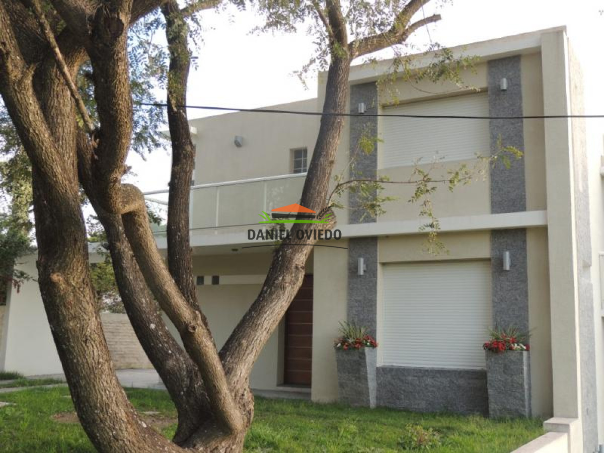 Casa ID.110 - Excelente Duplex en venta a 300 metros de la rambla costanera.