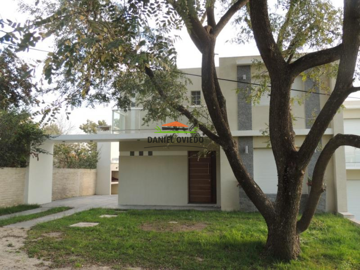 Casa ID.110 - Excelente Duplex en venta a 300 metros de la rambla costanera.