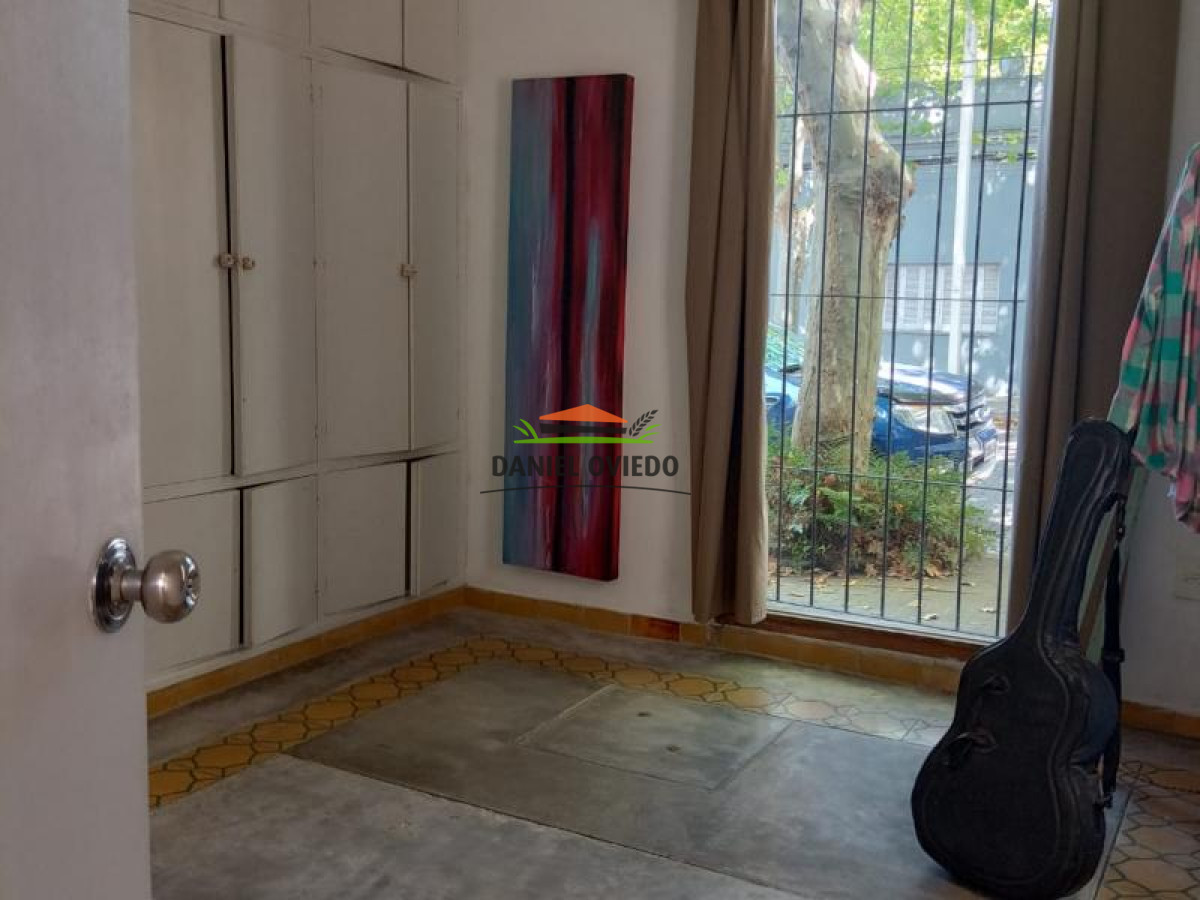Casa ID.64 - Casa con 2 apartamentos en venta en el centro de Colonia a 3 cuadras del Puerto.