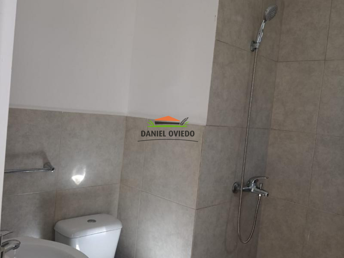 Casa ID.64 - Casa con 2 apartamentos en venta en el centro de Colonia a 3 cuadras del Puerto.