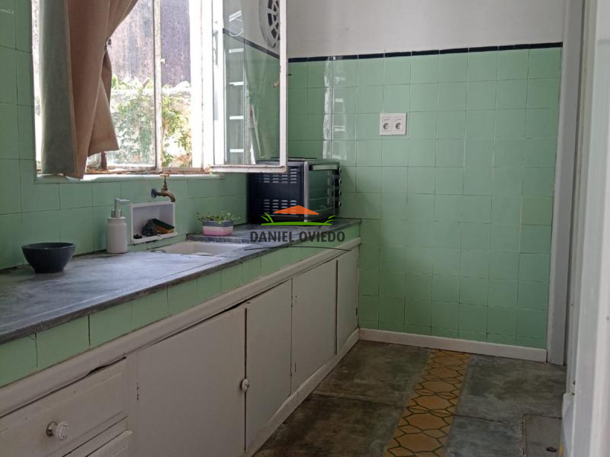 Casa ID.64 - Casa con 2 apartamentos en venta en el centro de Colonia a 3 cuadras del Puerto.