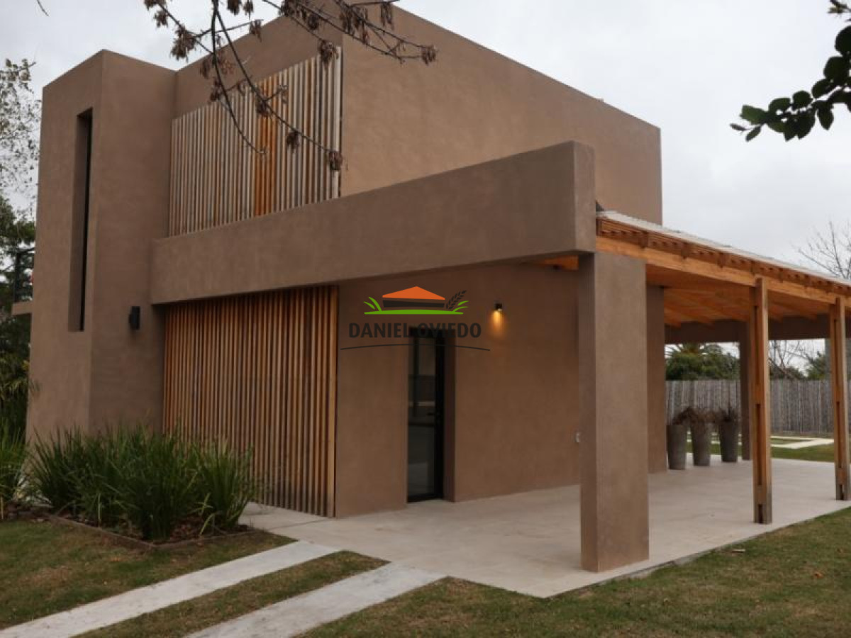 Casa ID.2/Excelente-casa-de-2-plantas-en-venta-en-zona-Balnearia-de-Colonia. - Excelente casa de 2 plantas en venta en zona Balnearia de Colonia.