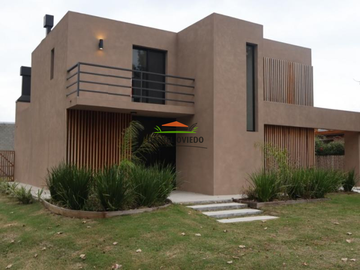 Casa ID.2/Excelente-casa-de-2-plantas-en-venta-en-zona-Balnearia-de-Colonia. - Excelente casa de 2 plantas en venta en zona Balnearia de Colonia.