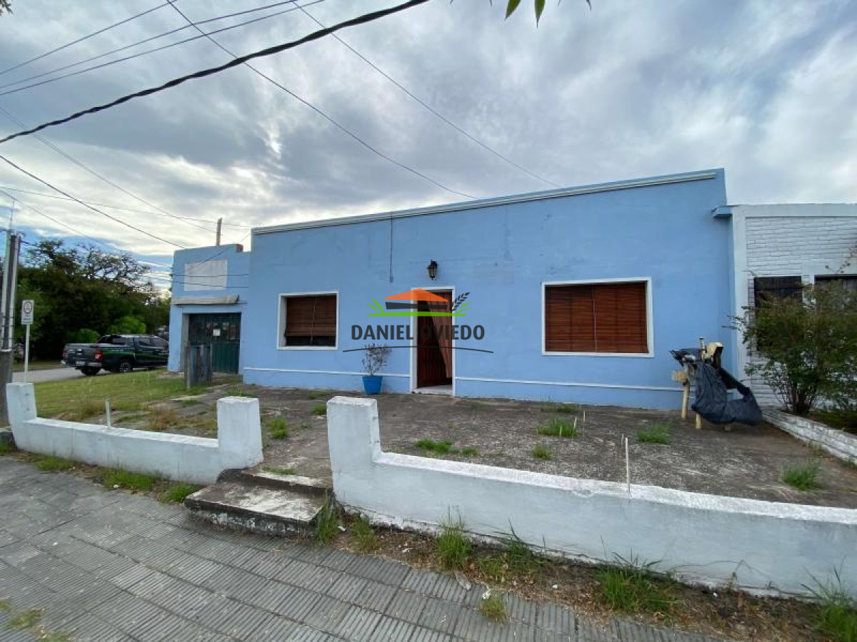 Casa ID.70 - Importante ubicación casa y local comercial en venta en Av. Artigas, Ecilda Paullier.
