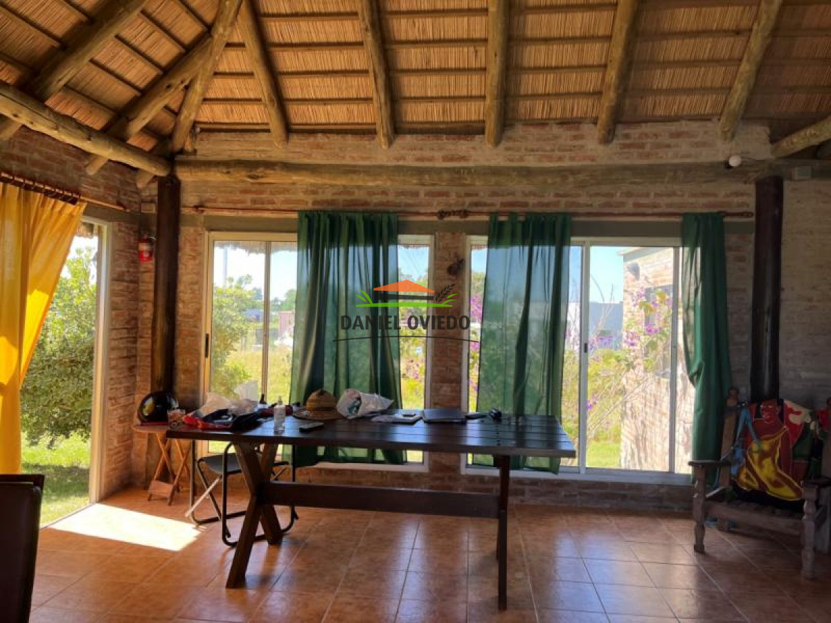 Casa ID.46 - Casa con techo de quincho y piscina en venta en calle Oroná.