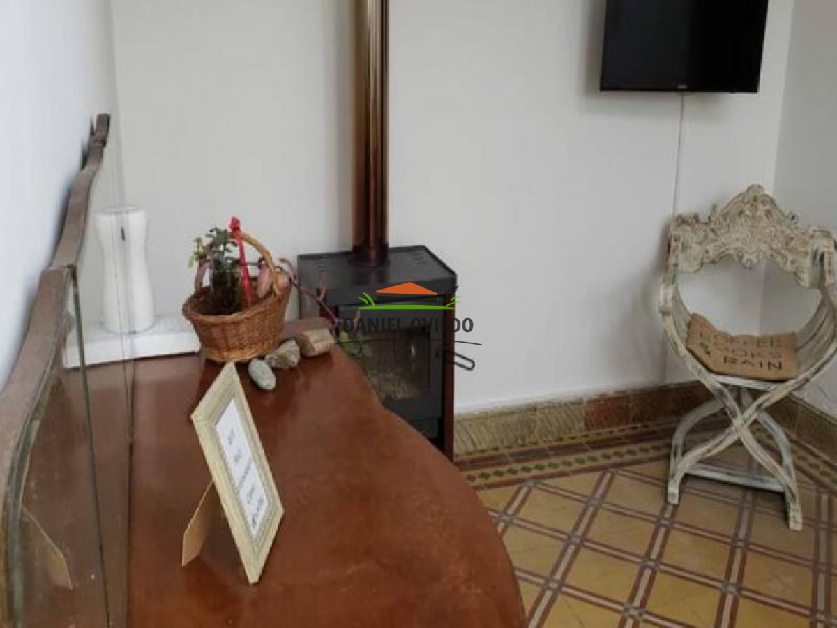 Casa ID.64 - Casa con 2 apartamentos en venta en el centro de Colonia a 3 cuadras del Puerto.
